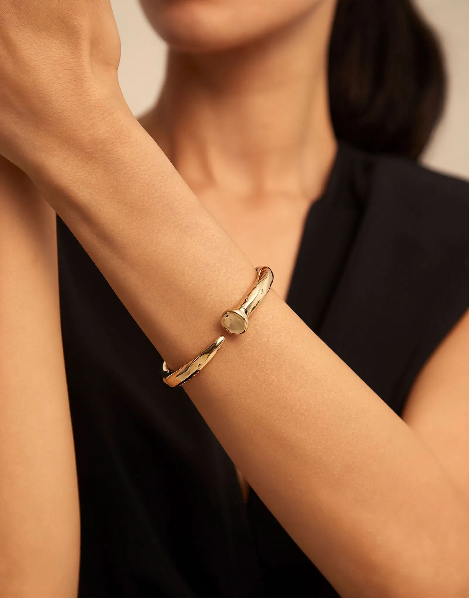 18k Gold Plated San Valentin Gold Bangle Bracelet PUL1821ORO0000 Unode50 Jewelry And Accessories