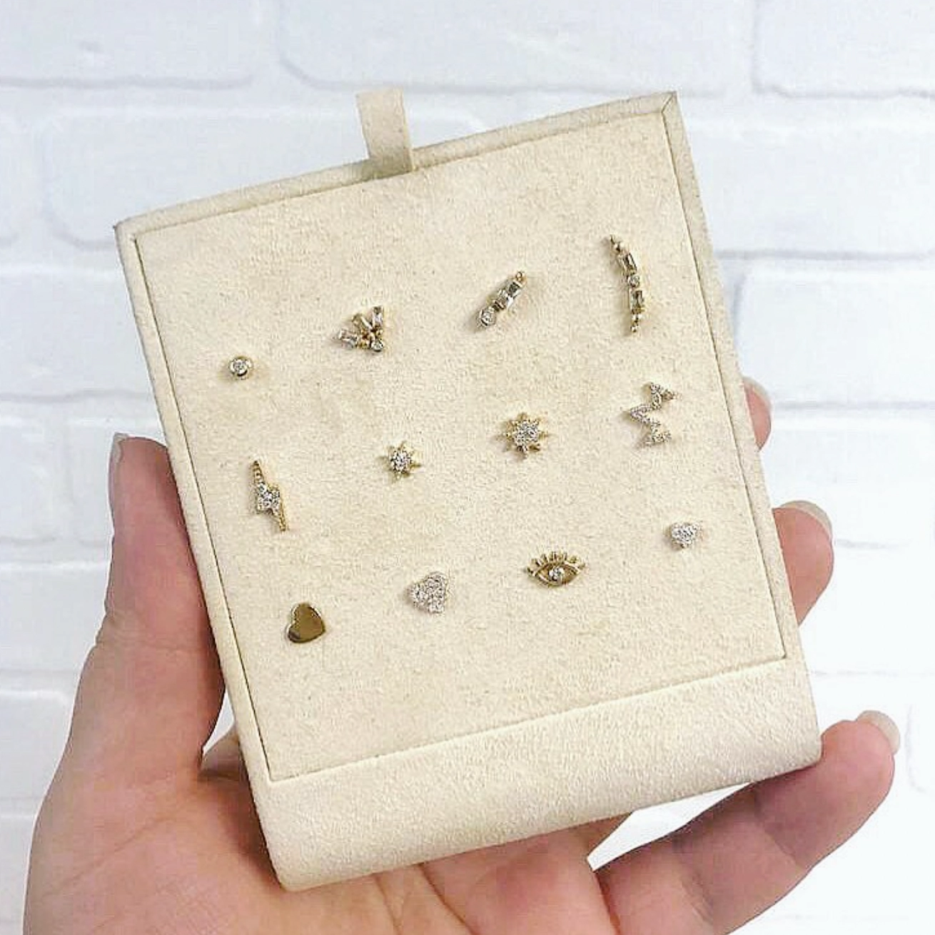 Icon Heart Earring Studs - Gold